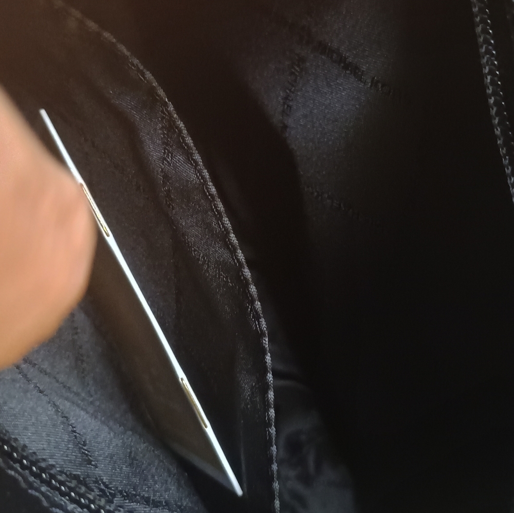 Michael Kors Jet Set Travel messenger bag - Picture 9 of 13